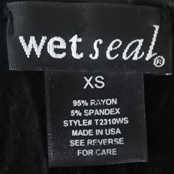 High-Low Tank Top - Picture 2 of 4